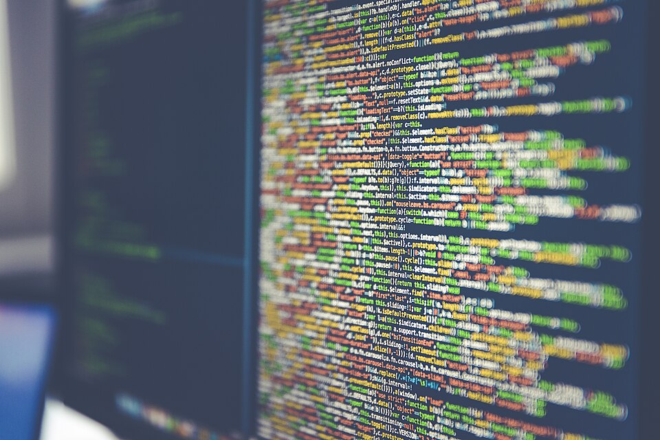 Código mostrado en un monitor de ordenador.